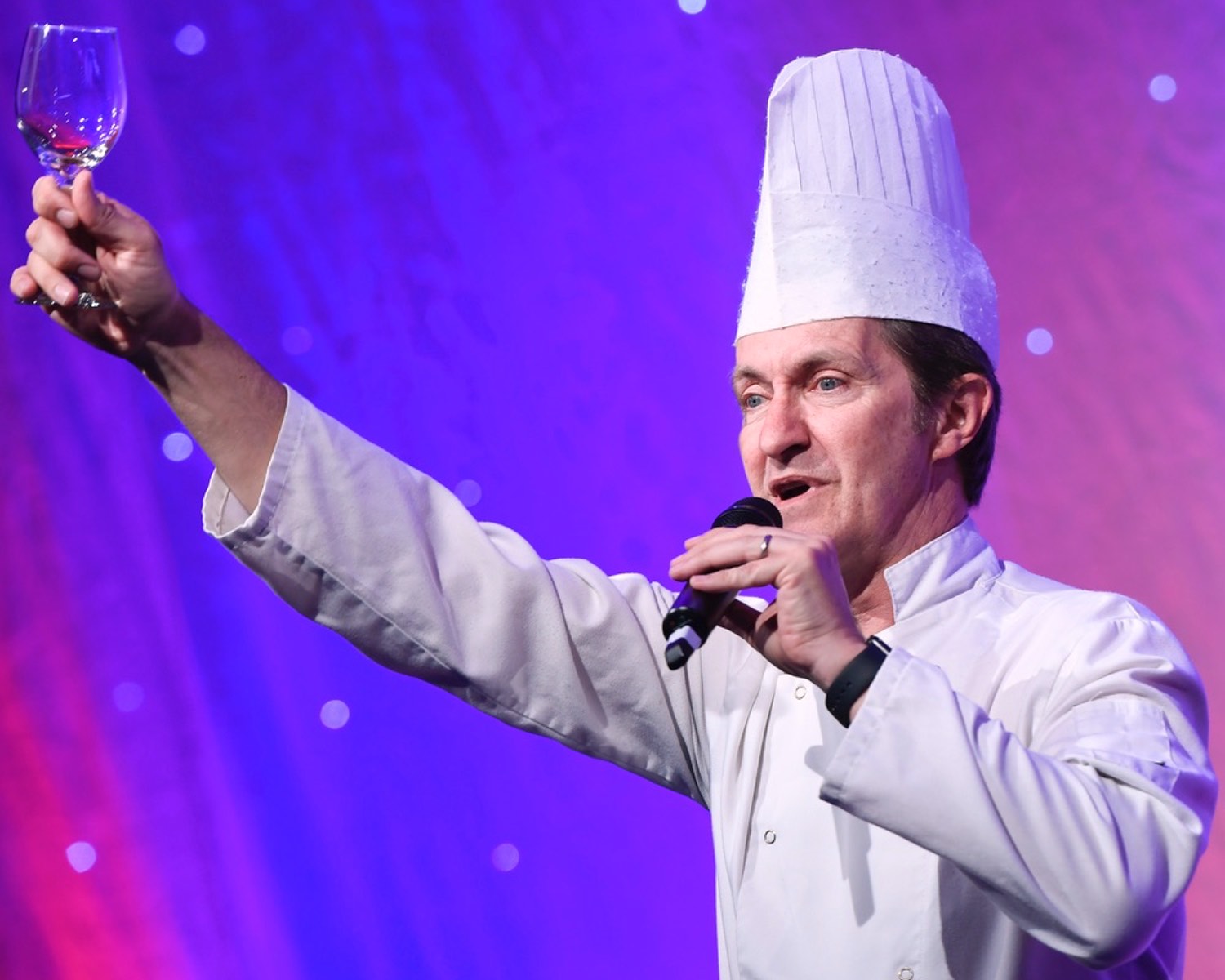 live entertainment signing waiter as a chef